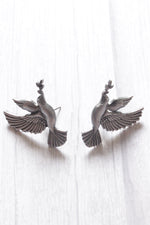 Load image into Gallery viewer, Bird Shape Metal Stud Earrings
