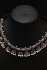 Load image into Gallery viewer, Set Hasli Style Pink Glass Stones Embedded Thread Closure Choker Necklace Set with Nosepin
