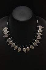 Load image into Gallery viewer, Set of 3 Leaf Motif Black Beads Braided Necklace Set with Nosepin
