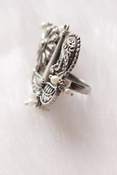 Flower and Leaf Motifs Statement Cocktail Ring