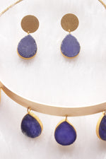 Load image into Gallery viewer, Violet Tear Drop Shaped Raw Natural Gemstones Embedded Gold Toned Versatile Hasli Style Brass Necklace Set
