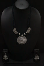 Load image into Gallery viewer, Thread Closure Choker Necklace Set with Statement Pendant
