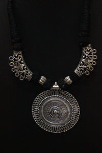 Thread Closure Choker Necklace Set with Statement Pendant