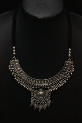 Hasli Style Metal Choker Necklace Set with Thread Closure
