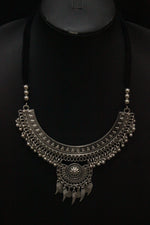 Load image into Gallery viewer, Hasli Style Metal Choker Necklace Set with Thread Closure
