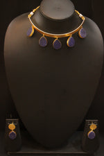 Load image into Gallery viewer, Violet Tear Drop Shaped Raw Natural Gemstones Embedded Gold Toned Versatile Hasli Style Brass Necklace Set
