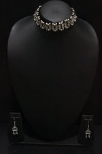 Load image into Gallery viewer, Glass Beads Embedded Metal Choker Necklace Set with Thread Closure
