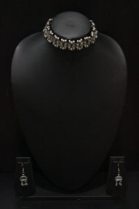 Glass Beads Embedded Metal Choker Necklace Set with Thread Closure