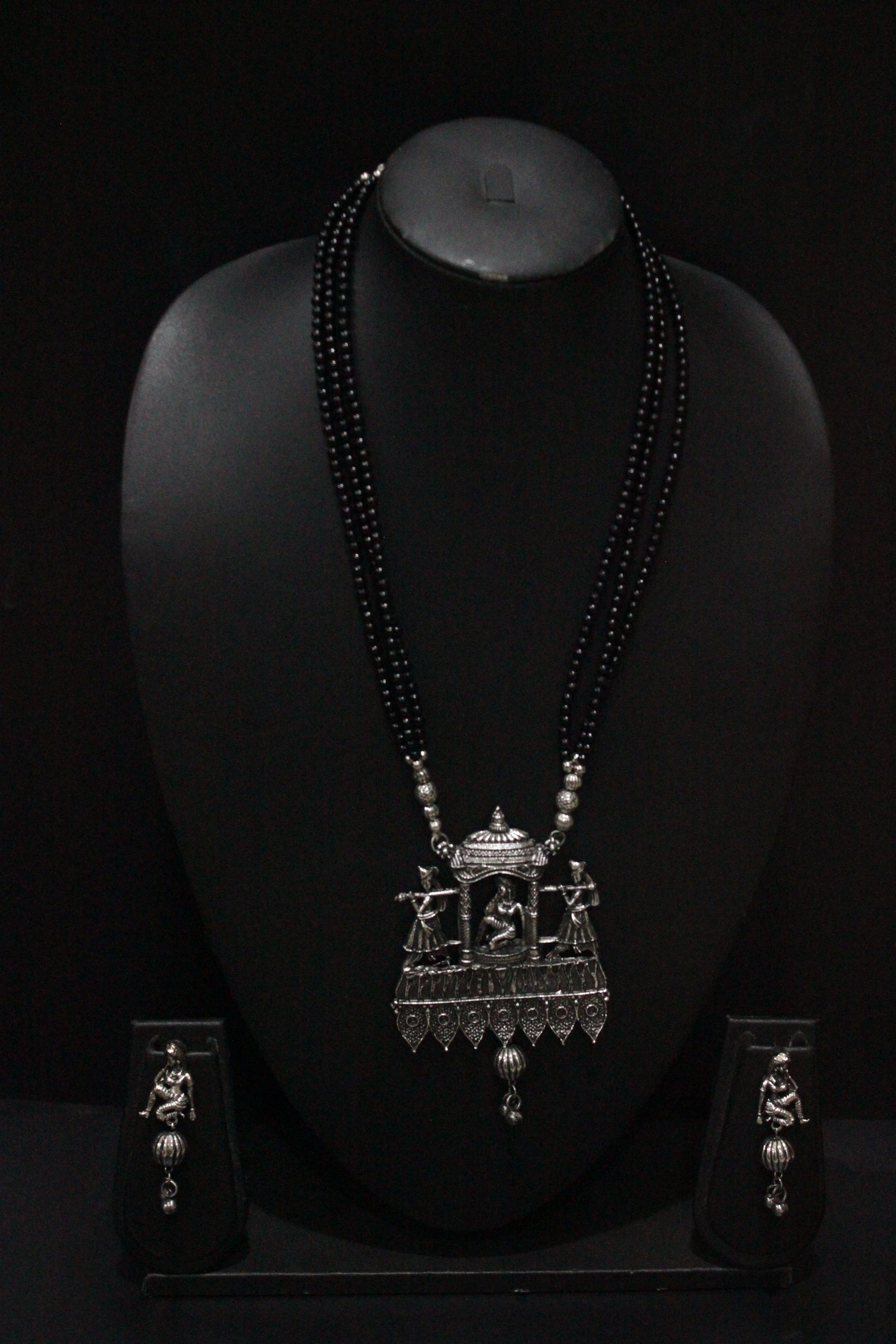 Bridal Palki Motif Intricately Detailed Pendant Necklace Set with Braided Black Beads Enclosure