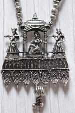 Load image into Gallery viewer, Bridal Palki Motif Intricately Detailed Pendant Necklace Set with Braided Black Beads Enclosure
