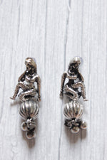 Load image into Gallery viewer, Bridal Palki Motif Intricately Detailed Pendant Necklace Set with Braided Black Beads Enclosure
