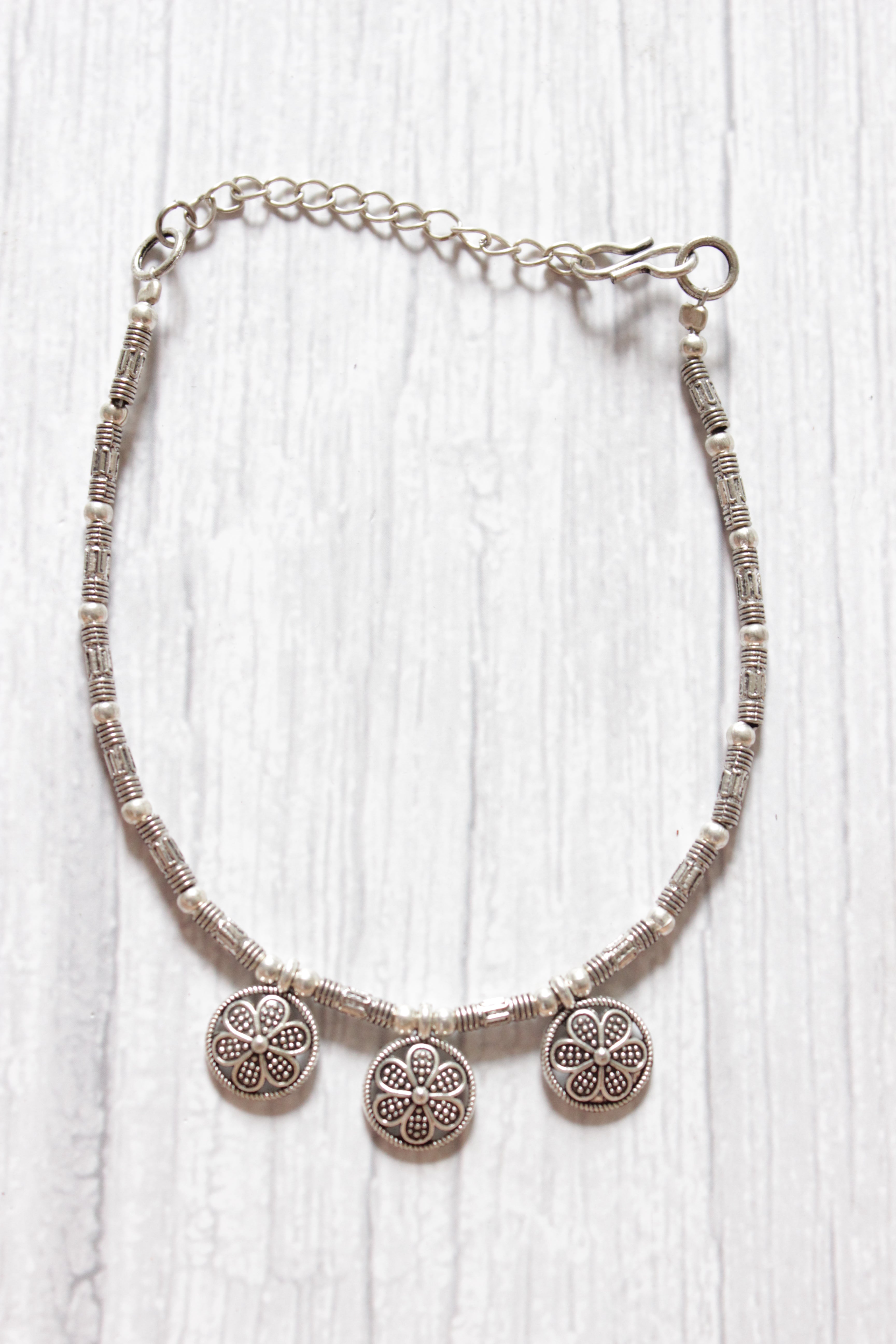 Silver Finish Single Metal Anklet Accentuated with Flower Metal Accents