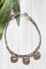 Load image into Gallery viewer, Silver Finish Single Metal Anklet Accentuated with Yin Yang Metal Accents
