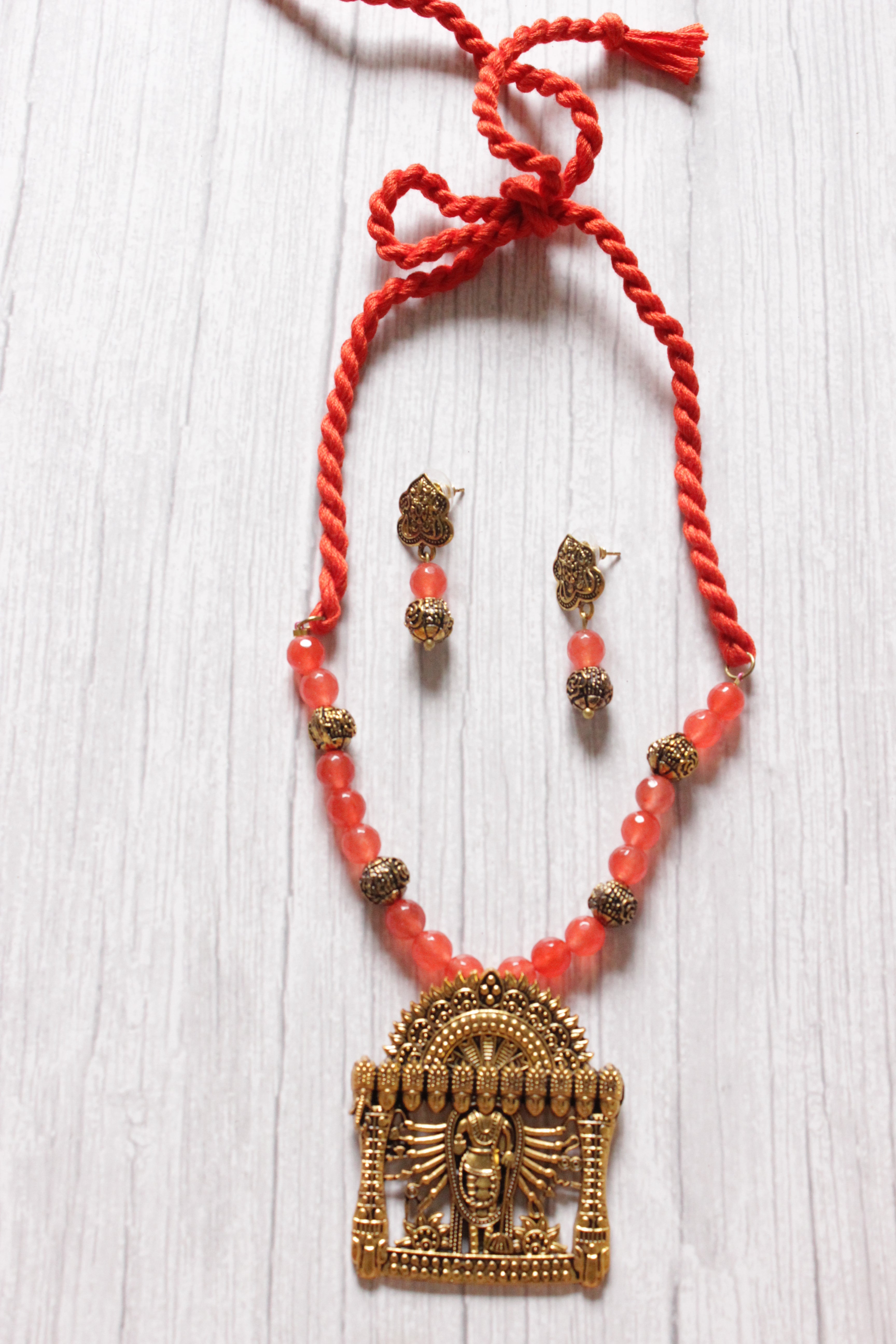 Red Jade Beads Rope Closure Necklace Set with Antique Gold Finish Metal Pendant