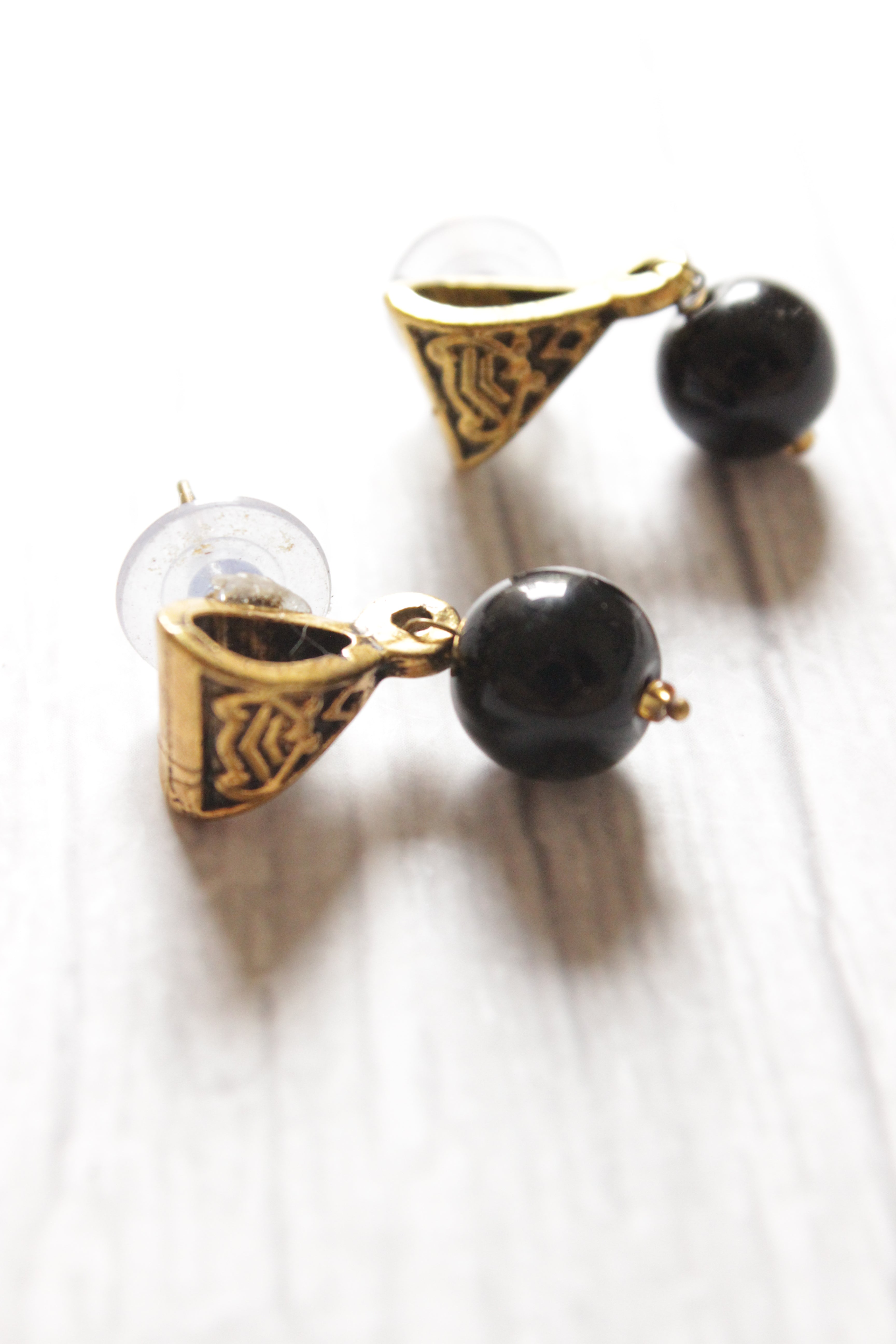 Gold-Toned Black Glass Beads Choker Necklace Set