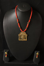 Load image into Gallery viewer, Red Jade Beads Rope Closure Necklace Set with Antique Gold Finish Metal Pendant
