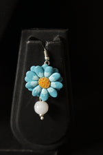 Load image into Gallery viewer, Shades of Blue Handcrafted Clay Flower Jewelry with White Beaded Strings Closure
