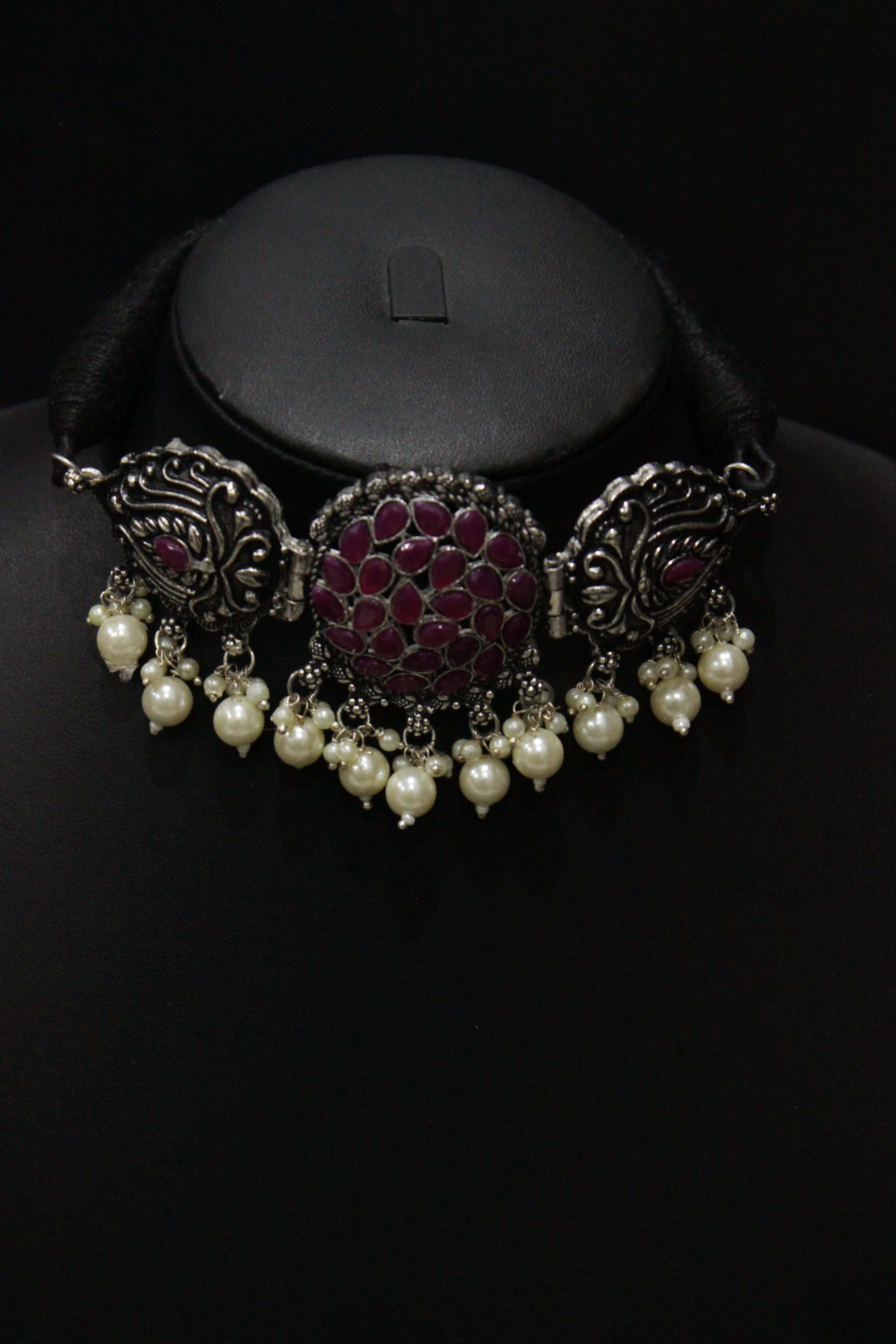 Vibrant Festive Choker Necklace Set with Fuchsia Glass Beads and Thread Closure