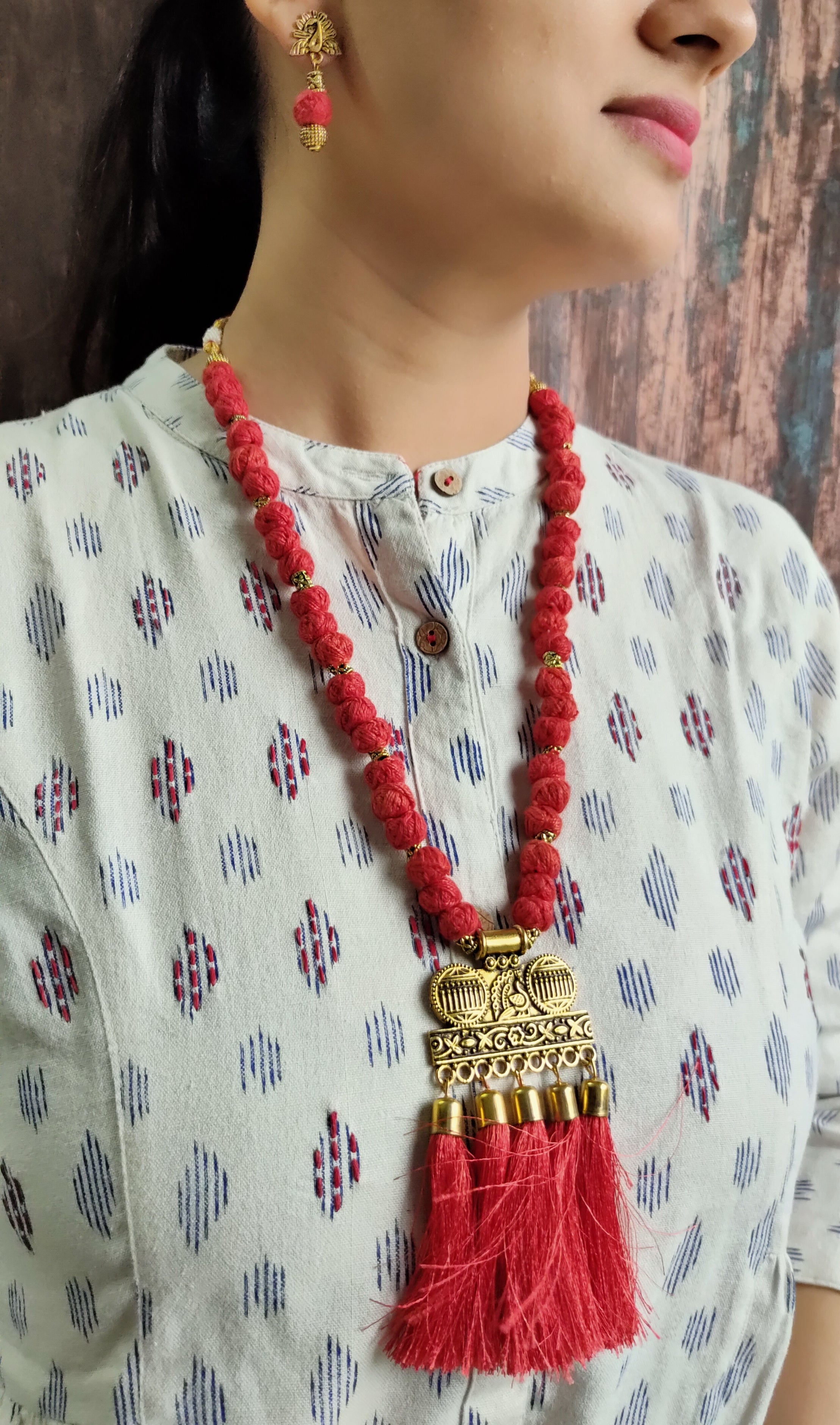 Red Thread Closure Fabric Beads Antique Gold Finish Necklace Set