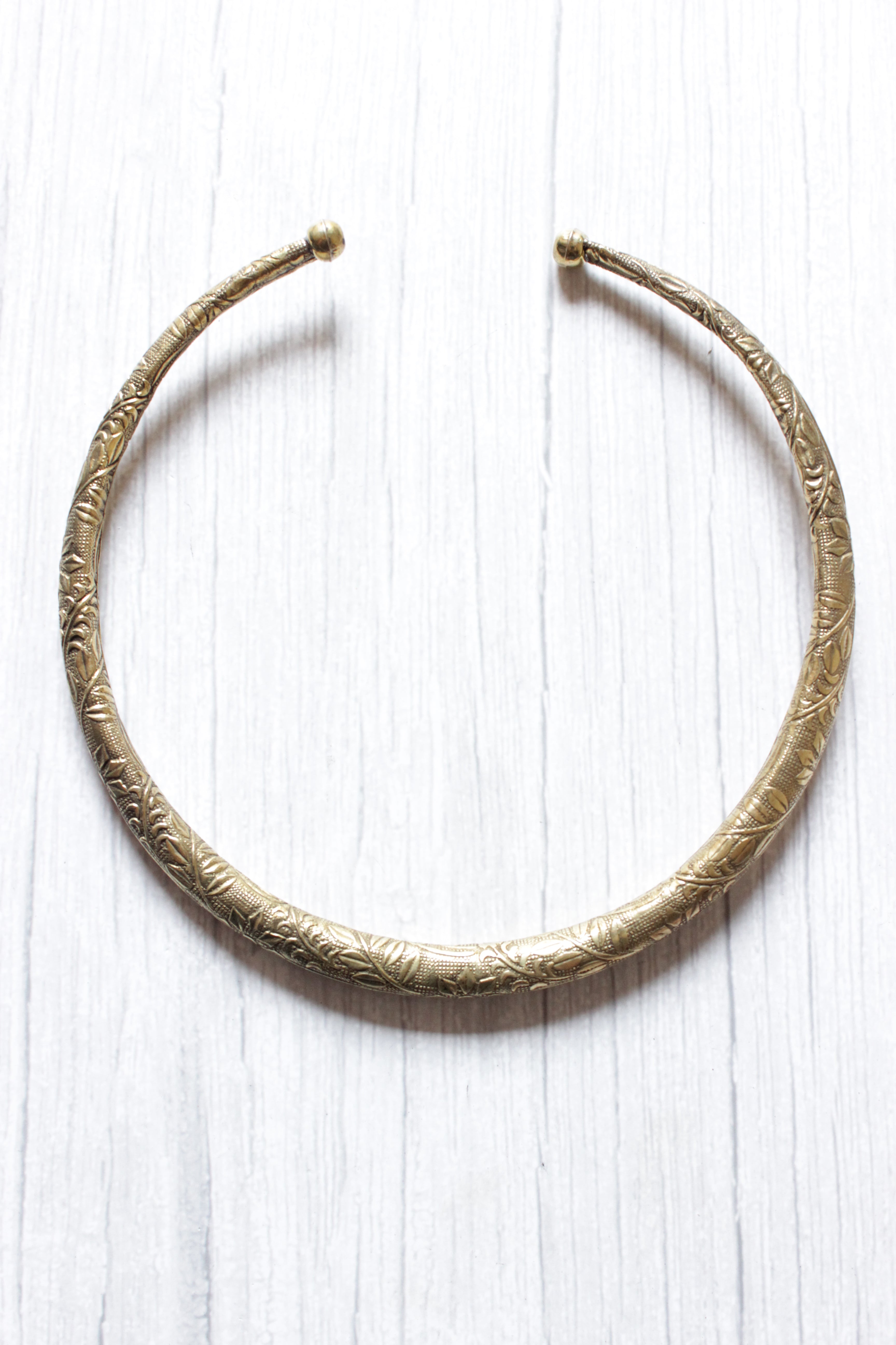 Leaf Motifs Hasli Style Brass Choker Necklace