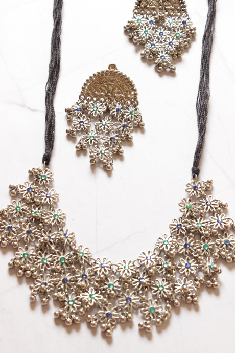 Silver FInish Green Stones Embedded Flower Motifs Adjustable Thread Closure Statement Necklace Set