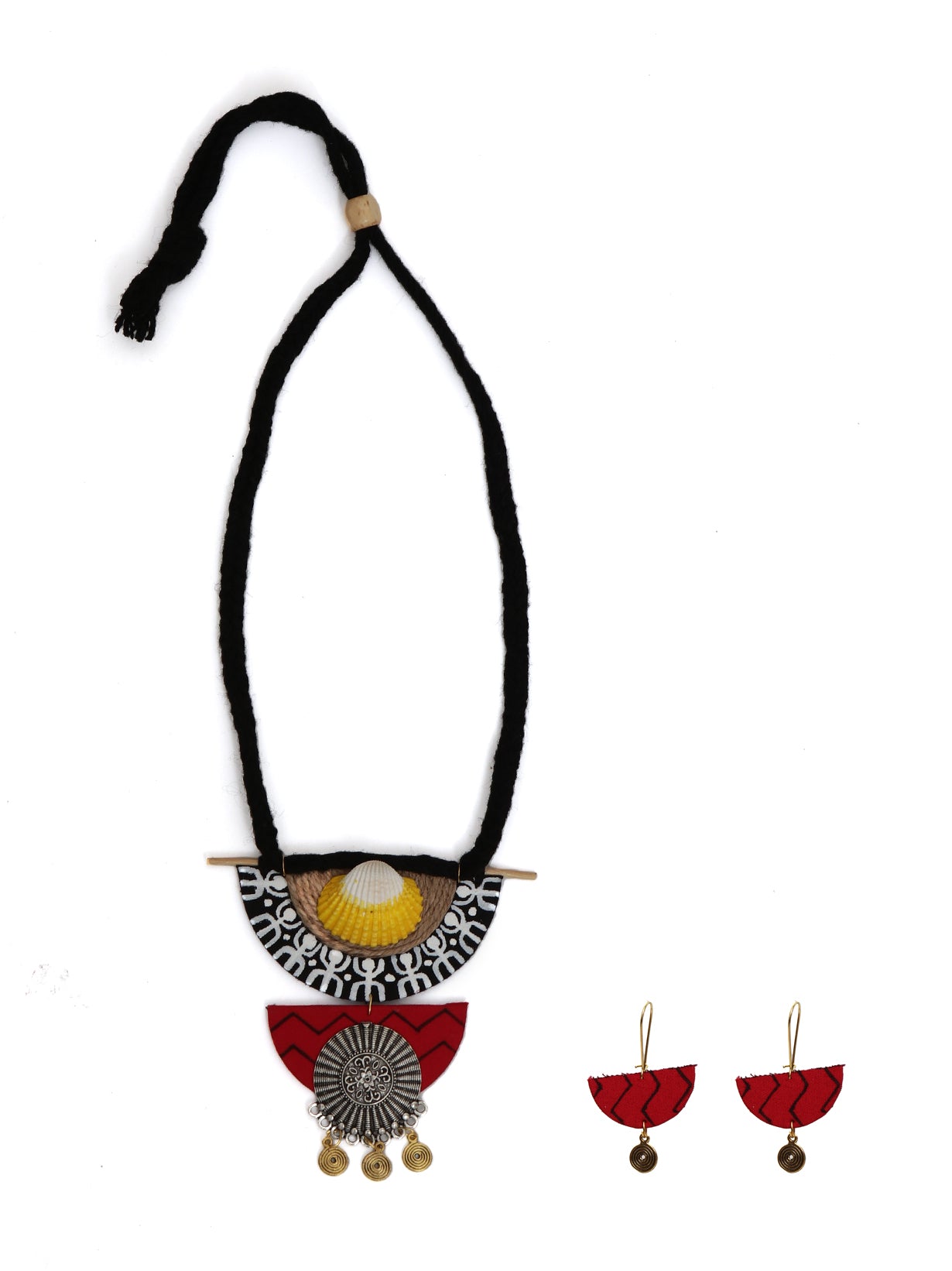Shell Work Fabric Necklace Set with Thread Closure