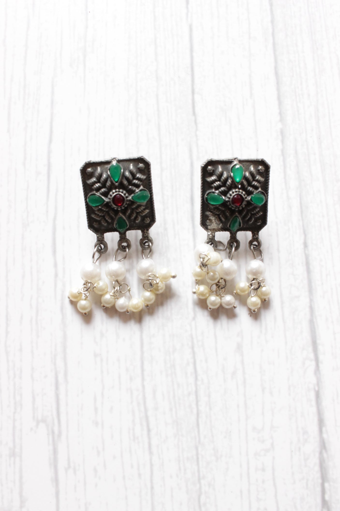 Adjustable Mini Choker Necklace Set with Rhinestones and White Beads Detailing