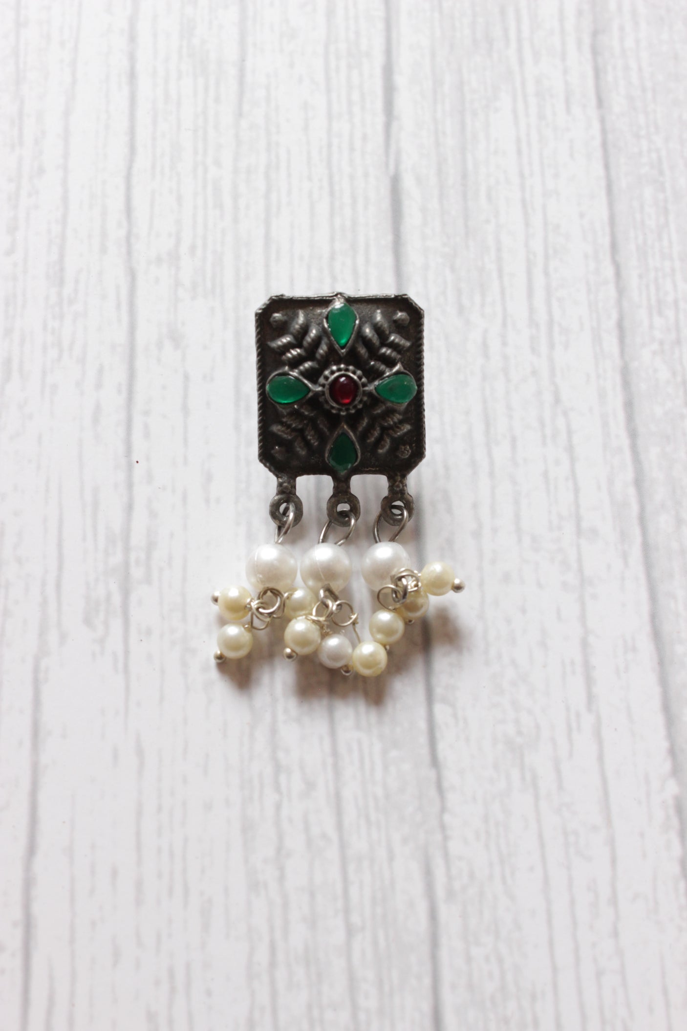 Adjustable Mini Choker Necklace Set with Rhinestones and White Beads Detailing