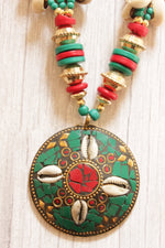 Load image into Gallery viewer, Green and Black Pendant Tibetan Necklace Decorate with Shells and Beads
