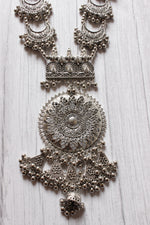 Load image into Gallery viewer, Long Silver Finish Metal Necklace Set with Intricate Detailing
