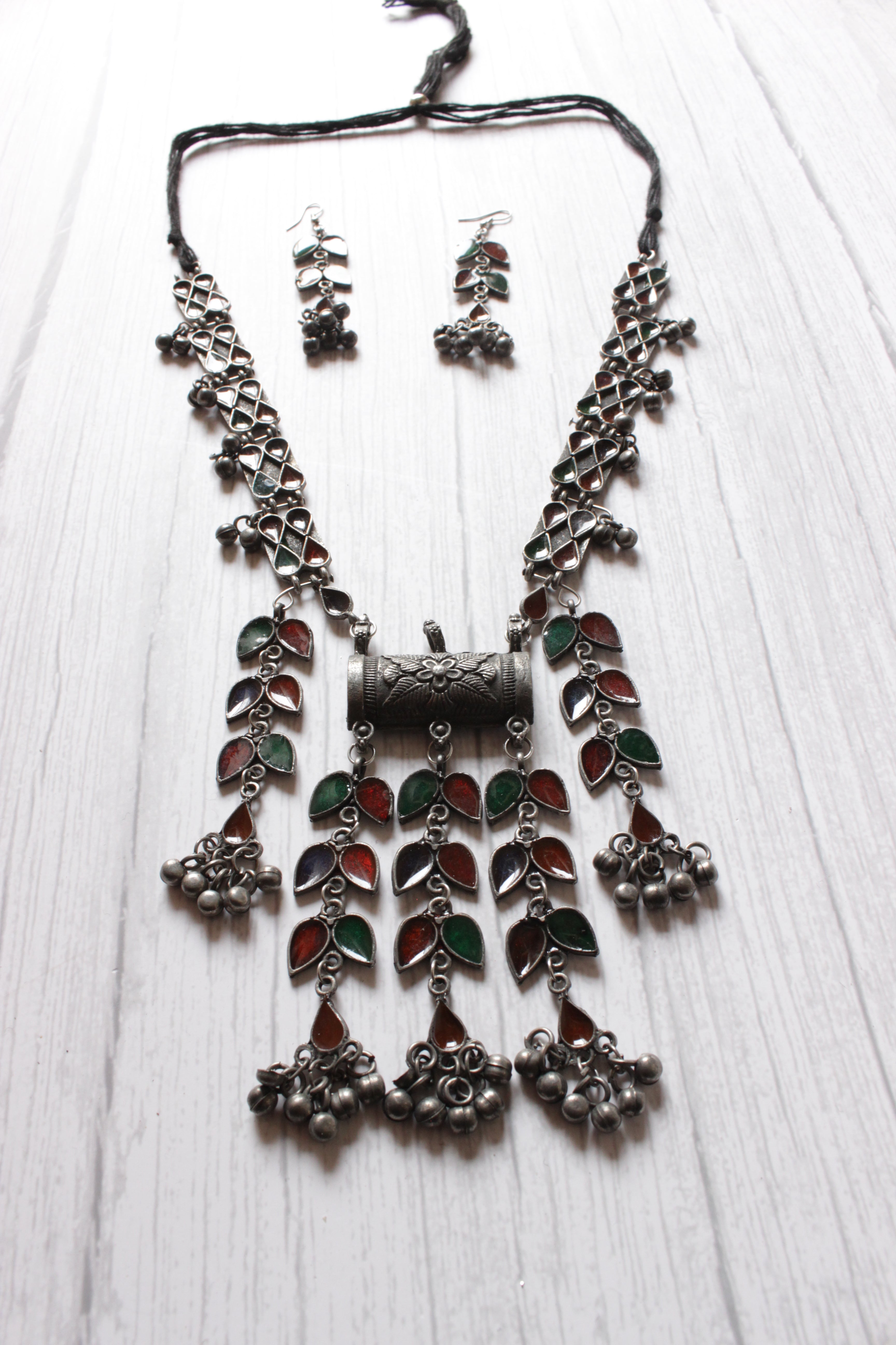 Red & Green Glass Stones Embedded Leaf Motif Oxidised Finish Necklace Set