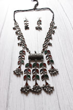 Load image into Gallery viewer, Red &amp; Green Glass Stones Embedded Leaf Motif Oxidised Finish Necklace Set
