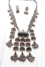 Load image into Gallery viewer, Red &amp; Green Glass Stones Embedded Leaf Motif Oxidised Finish Necklace Set
