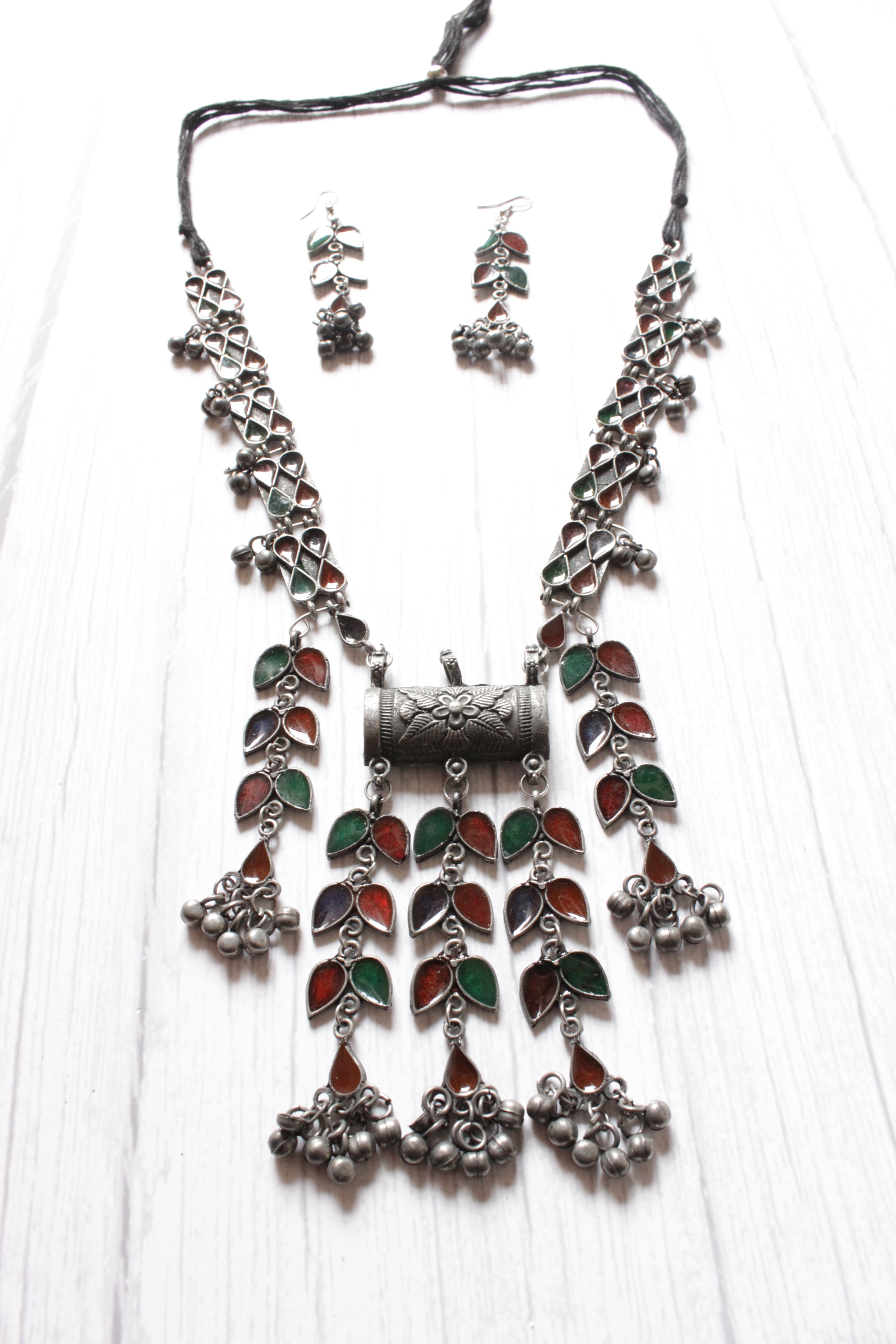 Red & Green Glass Stones Embedded Leaf Motif Oxidised Finish Necklace Set