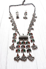 Load image into Gallery viewer, Red &amp; Green Glass Stones Embedded Leaf Motif Oxidised Finish Necklace Set

