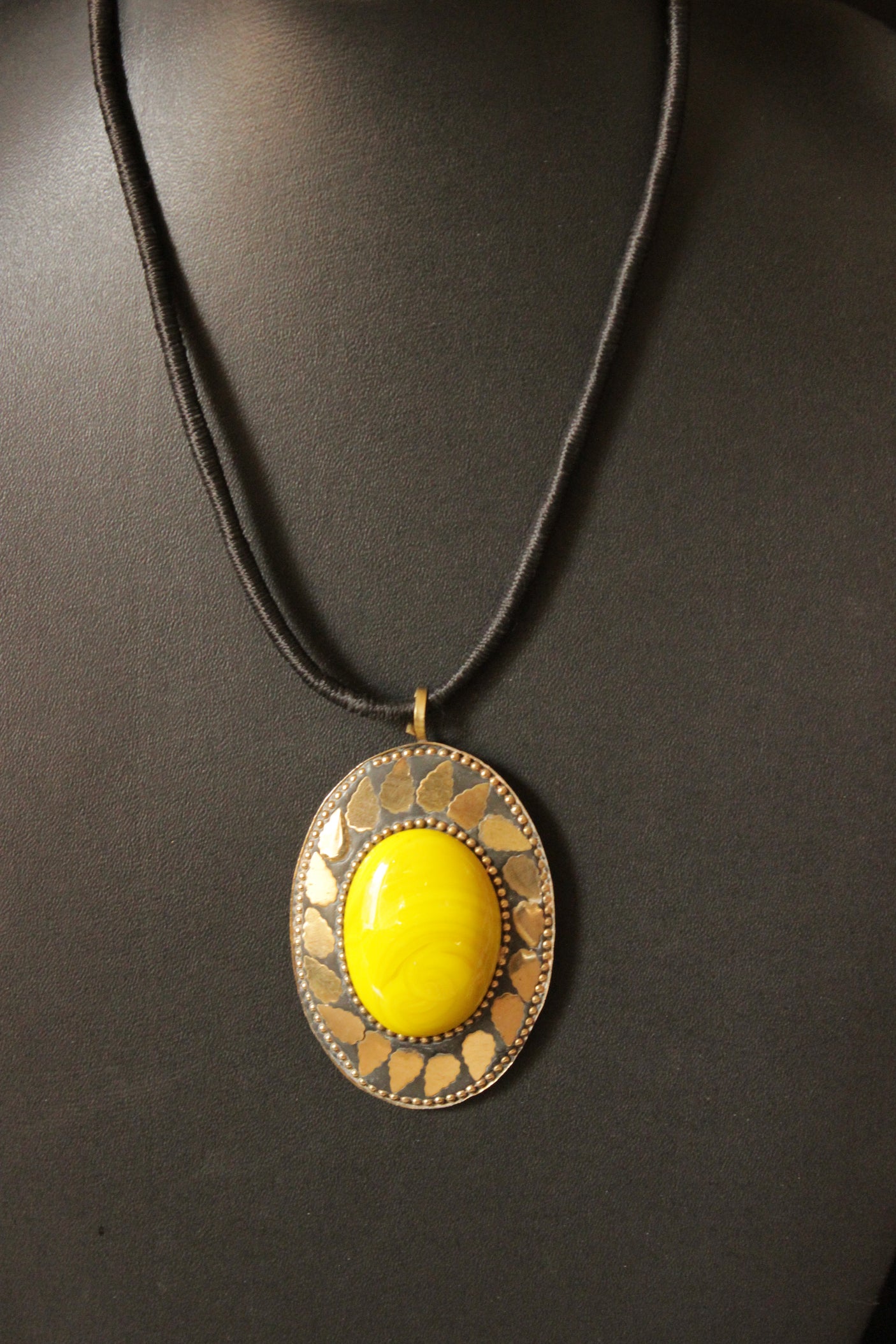 Statement Yellow Center Stone Minimalist Rope Closure Tibetan Necklace