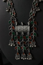 Load image into Gallery viewer, Red &amp; Green Glass Stones Embedded Leaf Motif Oxidised Finish Necklace Set
