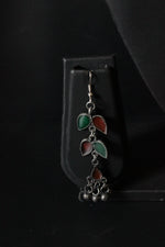 Load image into Gallery viewer, Red &amp; Green Glass Stones Embedded Leaf Motif Oxidised Finish Necklace Set
