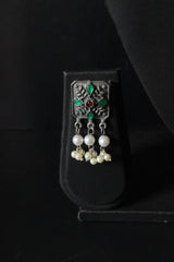 Adjustable Mini Choker Necklace Set with Rhinestones and White Beads Detailing