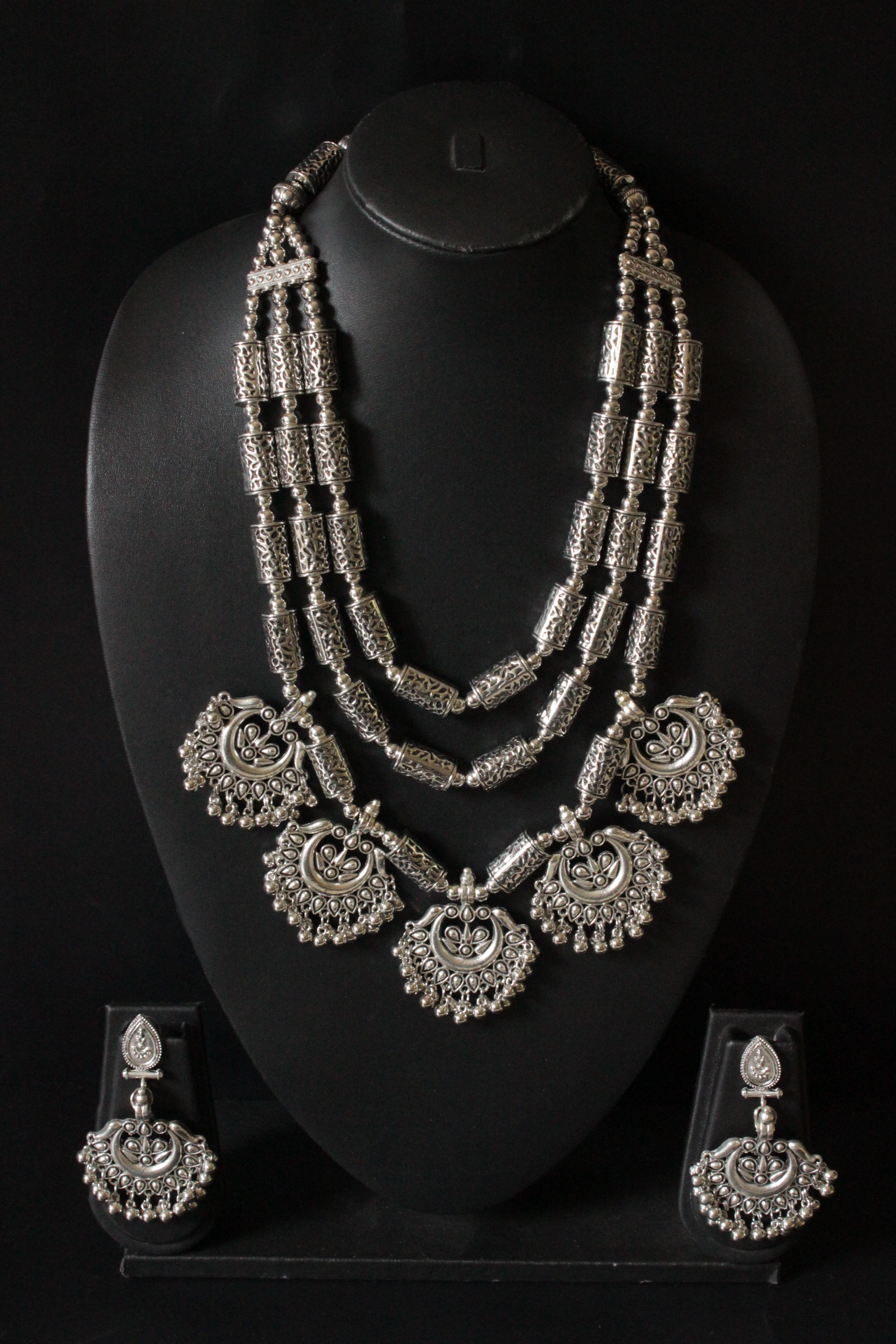3 Layer Elaborate Silver Finish Metal Necklace Set with Dangler Earrings
