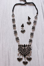 Load image into Gallery viewer, Black Glass Stones Embedded Silver Finish Metal Necklace Set with Thread Closure
