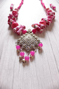 Vibrant Fuchsia Fabric and Stones Metal Pendant Necklace Set