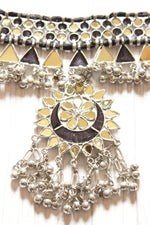 Load image into Gallery viewer, Yellow &amp; Black Glass Stones Embedded Adjustable Length Thread Closure Choker Necklace Set
