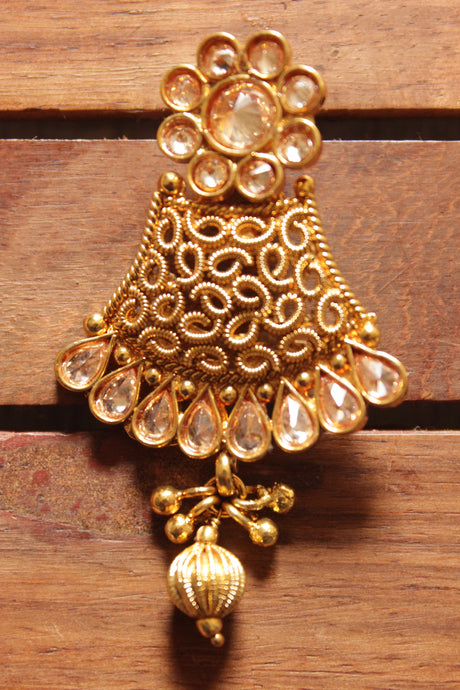 Gold Toned Kundan Stones Embedded Flower Motif Earrings