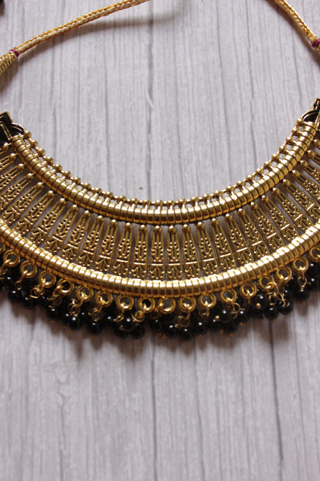 Black Stones Detailing Gold Finish Choker Necklace Set