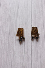 Black Stones Detailing Gold Finish Choker Necklace Set