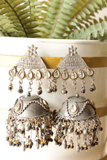 Load image into Gallery viewer, Dual Tone Kundan Stones Embedded Oxidised Finish Jhumka Earrings Finished with Black Beads
