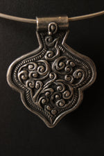 Load image into Gallery viewer, Minimal Statement Pendant Metal Closure Premium Oxidised Finish Brass Necklace
